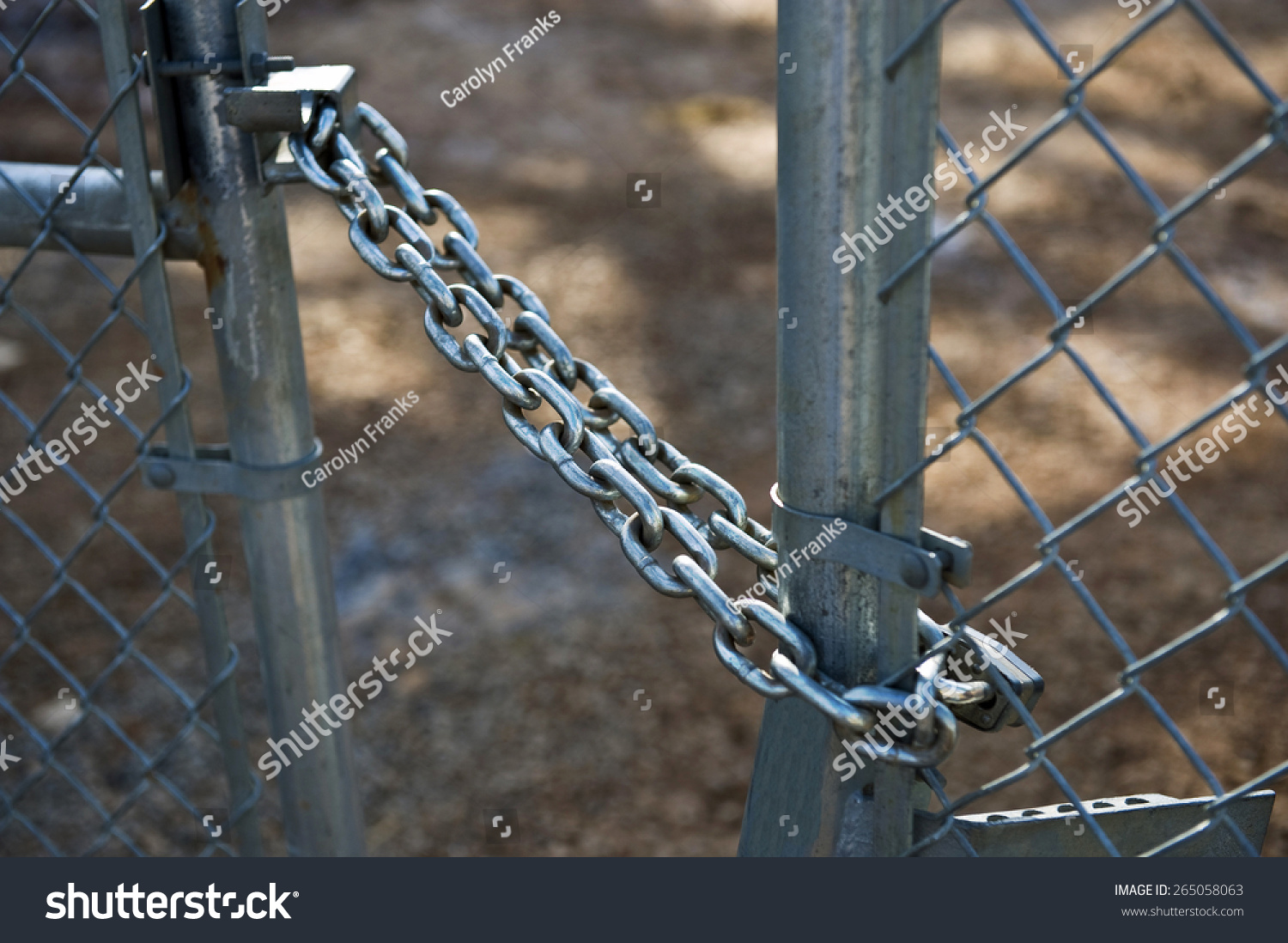 Strong Chain Lock Securing Chain Link Stock Photo 265058063 | Shutterstock