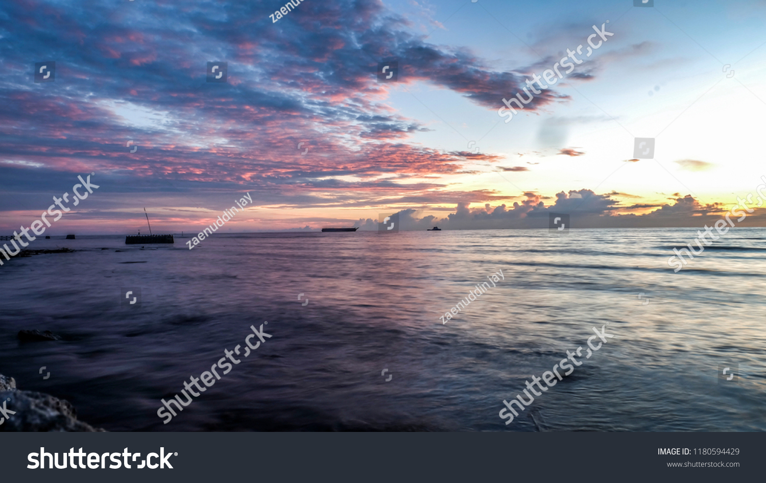 Suasana Pemandangan Air Laut Majene Stock Photo Edit Now 1180594429