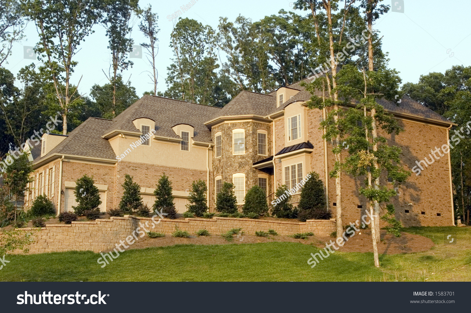 Suburban Luxury Home Stock Photo 1583701 | Shutterstock