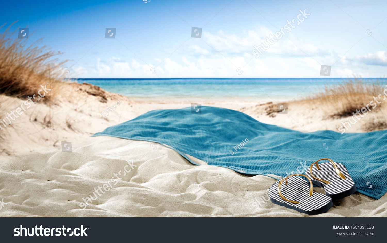 41,974 Beach towel on sand Images, Stock Photos & Vectors | Shutterstock