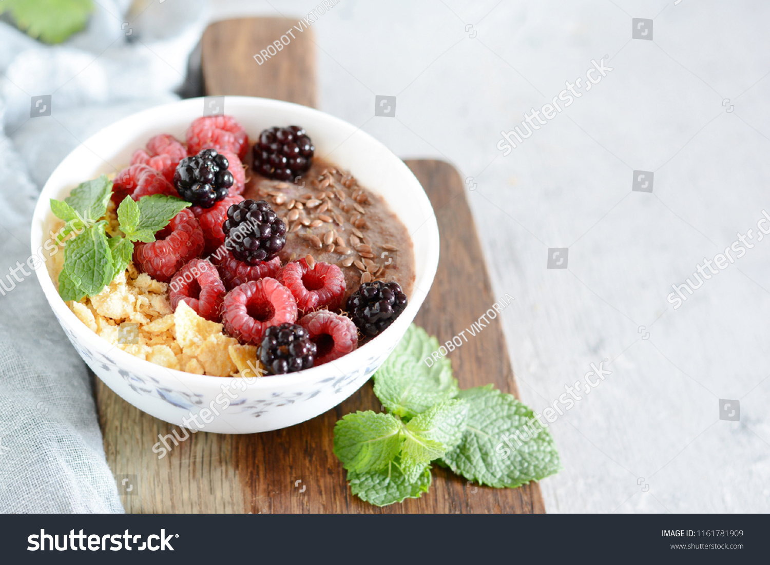 1,764 Smoothie corn flakes Stock Photos, Images & Photography ...