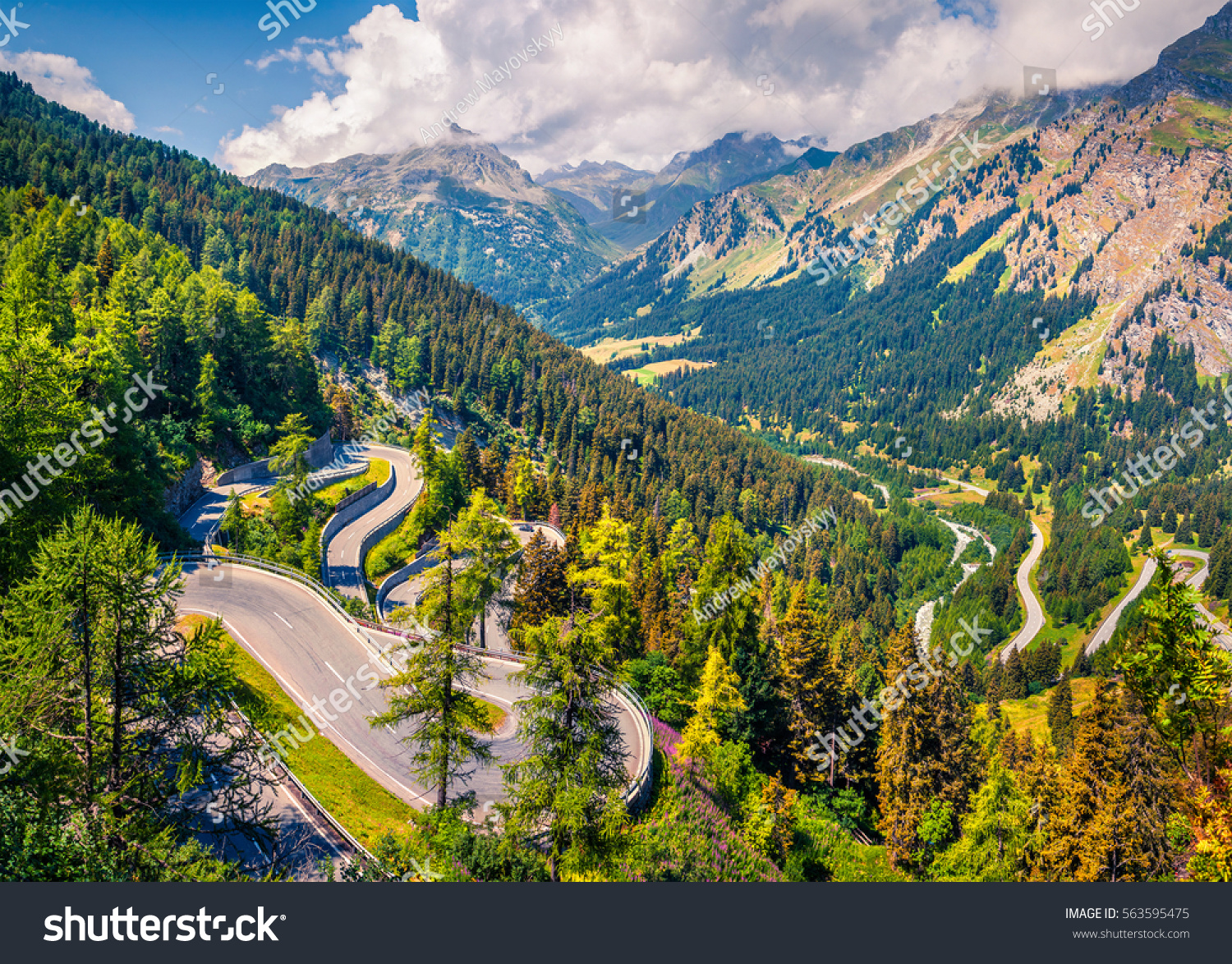 COFEIYISI Face Cover Natürliche Ansicht von Maloja Pass Alpen Schweiz Europa Berge Waldstraße Sturmhaube Wiederverwendbare Anti-Staub-Mund-Bandanas mit 2 Filtern