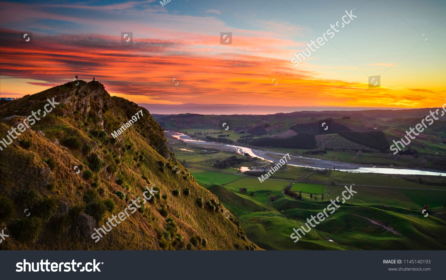 687 Te mata peak Images, Stock Photos & Vectors | Shutterstock