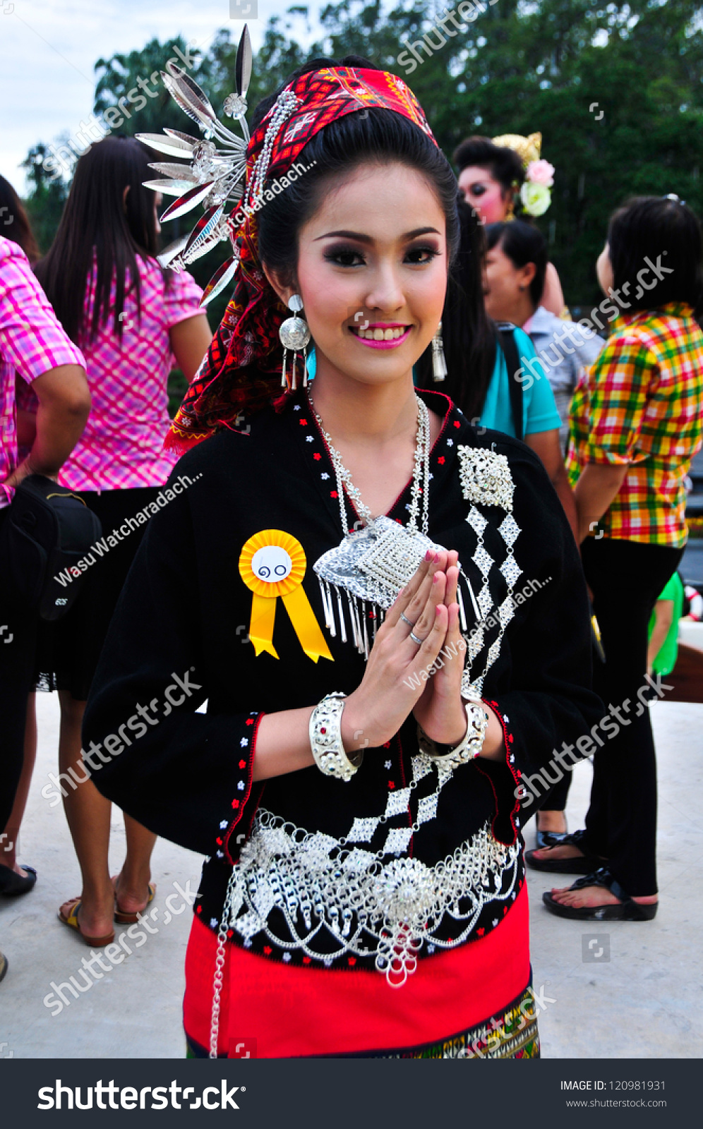 Suphanburi,Thailand-November 28,2012:Cute Girl In Traditional Costume ...