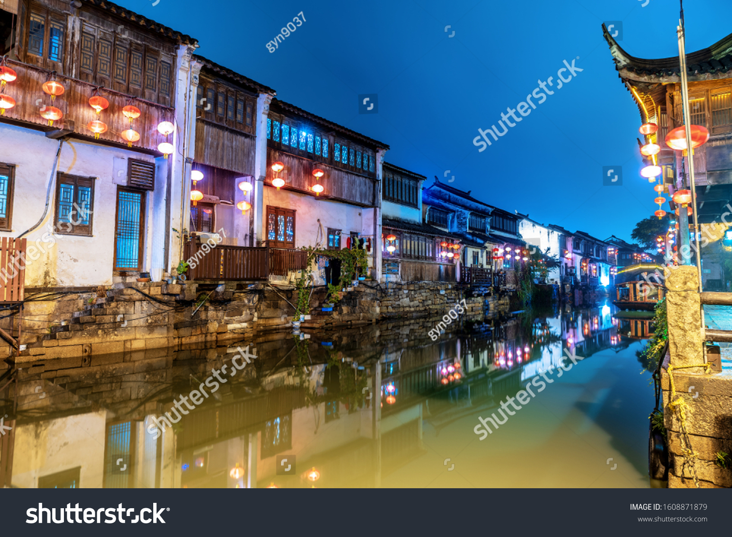 日本の温泉街 尾花沢銀山温泉 写真素材 Shutterstock