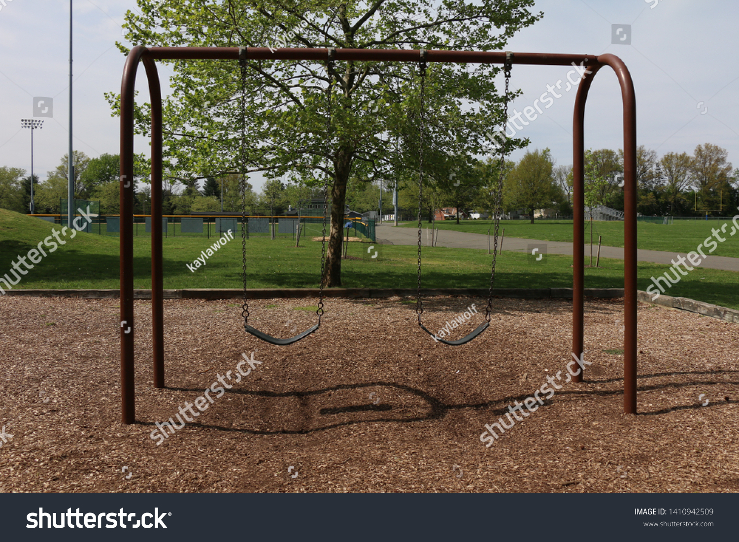 park with swing set near me