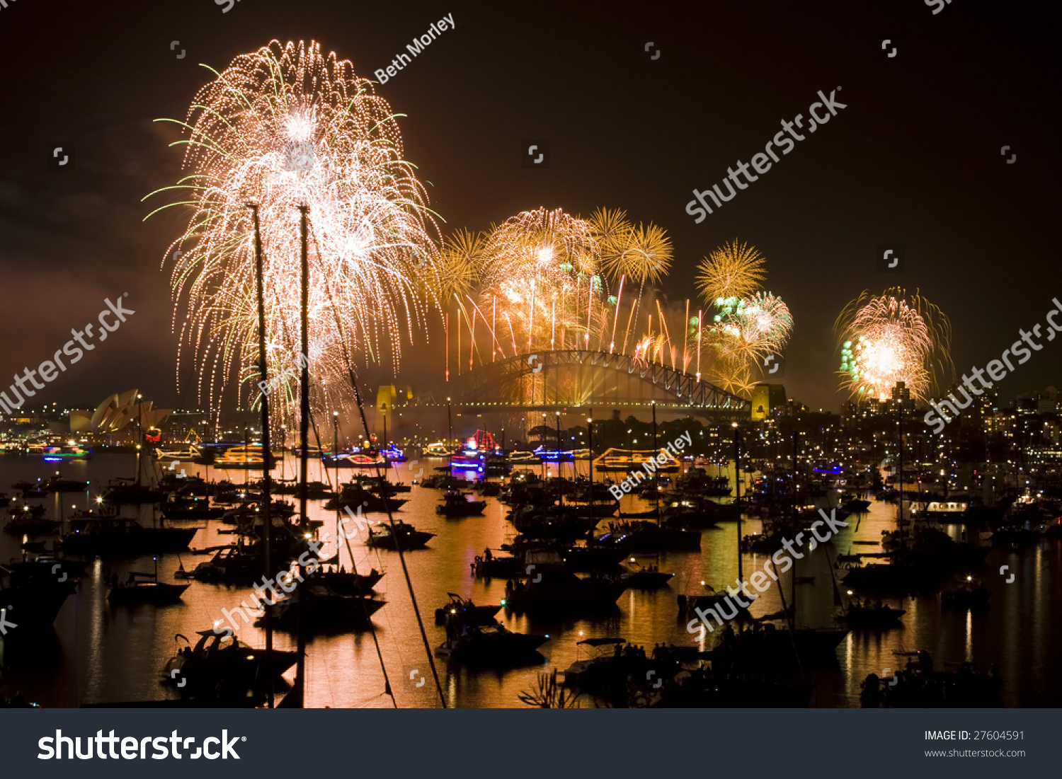 280 Sydney boat party Images, Stock Photos & Vectors | Shutterstock