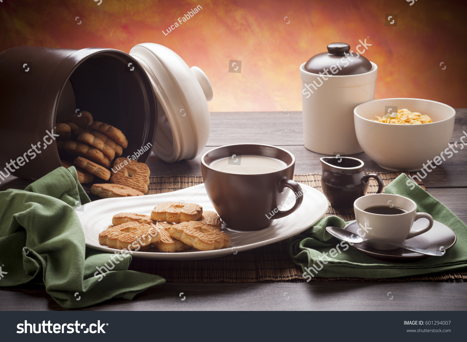 Continental Breakfast Table Set Up & Table Set For Breakfast