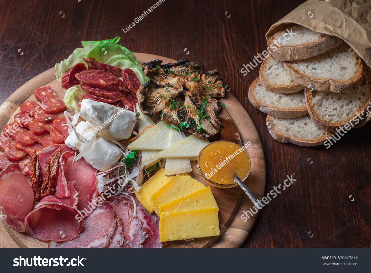 4 imágenes de Tagliere formaggi - Imágenes, fotos y vectores de stock