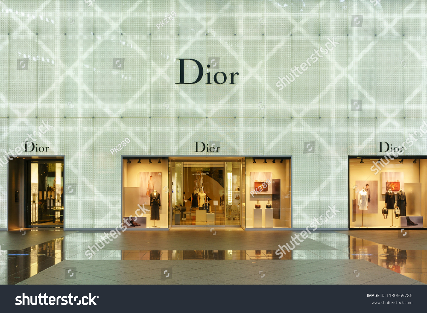 dior store open