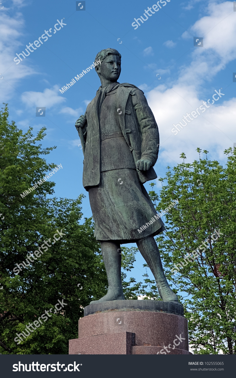 Tambov Monument To Zoya Kosmodemyanskaya A Soviet Partisan And A Tambov Monument To Zoya Kosmodemyanskaya A Soviet Partisan And A