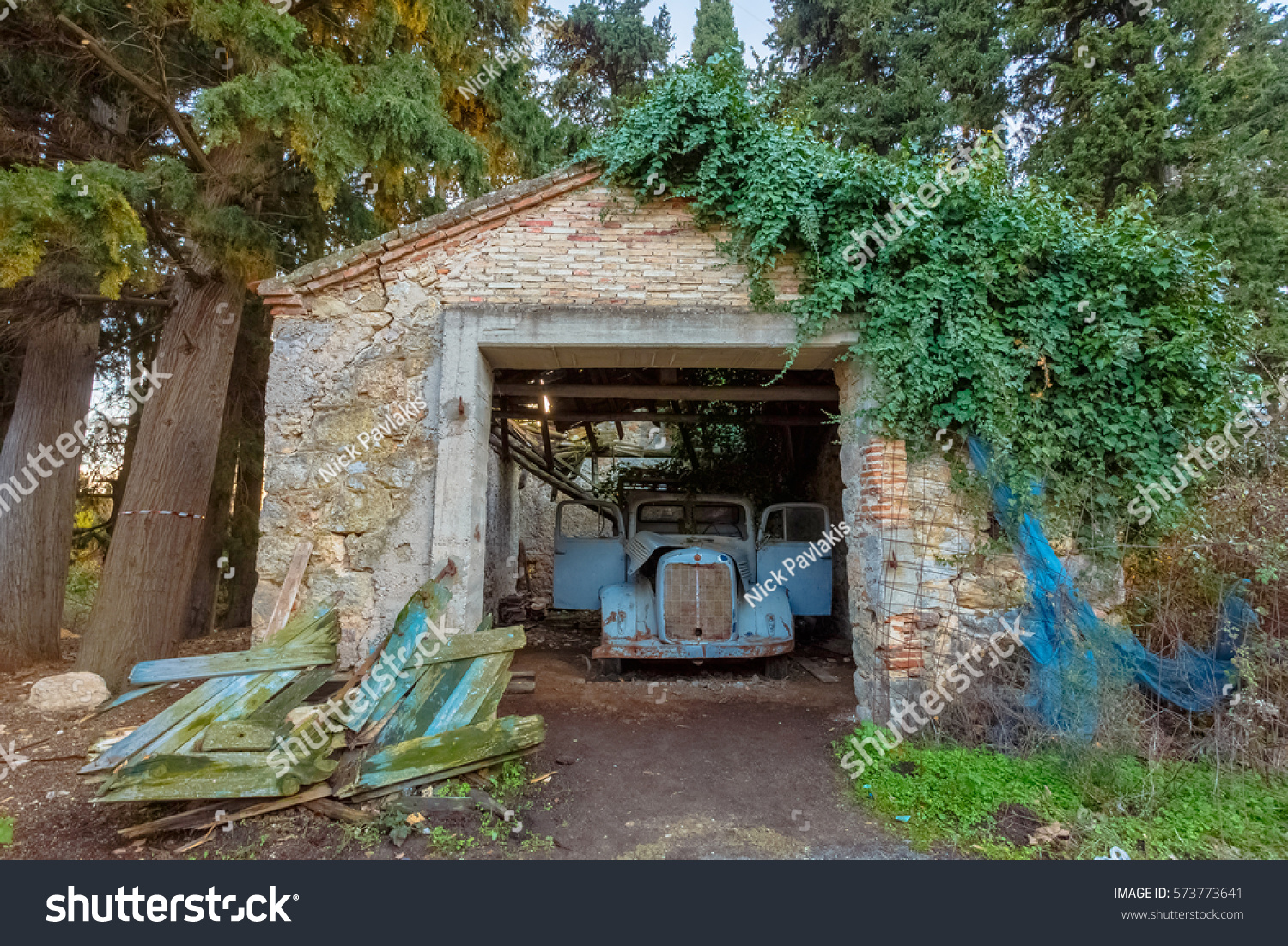 Tatoi Palace Ruins Greece Tatoi Located Stock Photo Edit Now 573773641