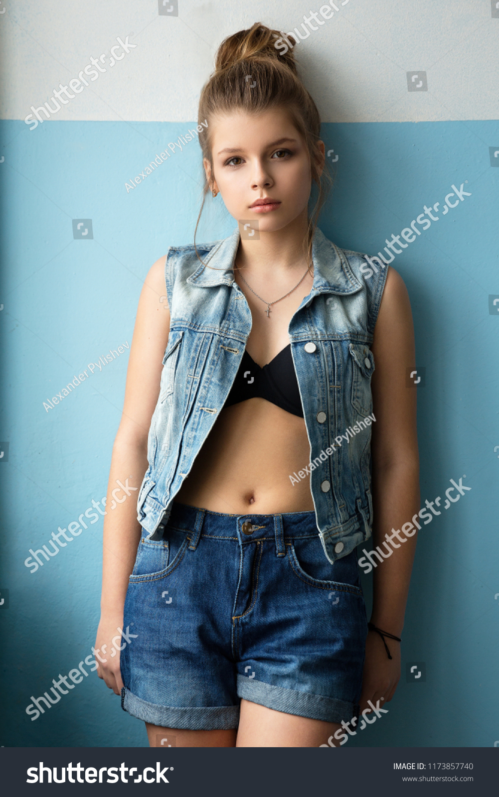 Teen In Jeans Pics