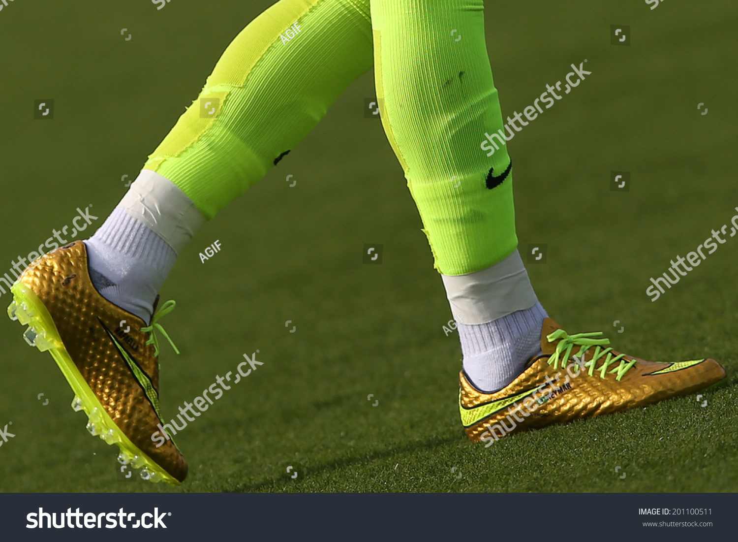 neymar 2014 world cup cleats