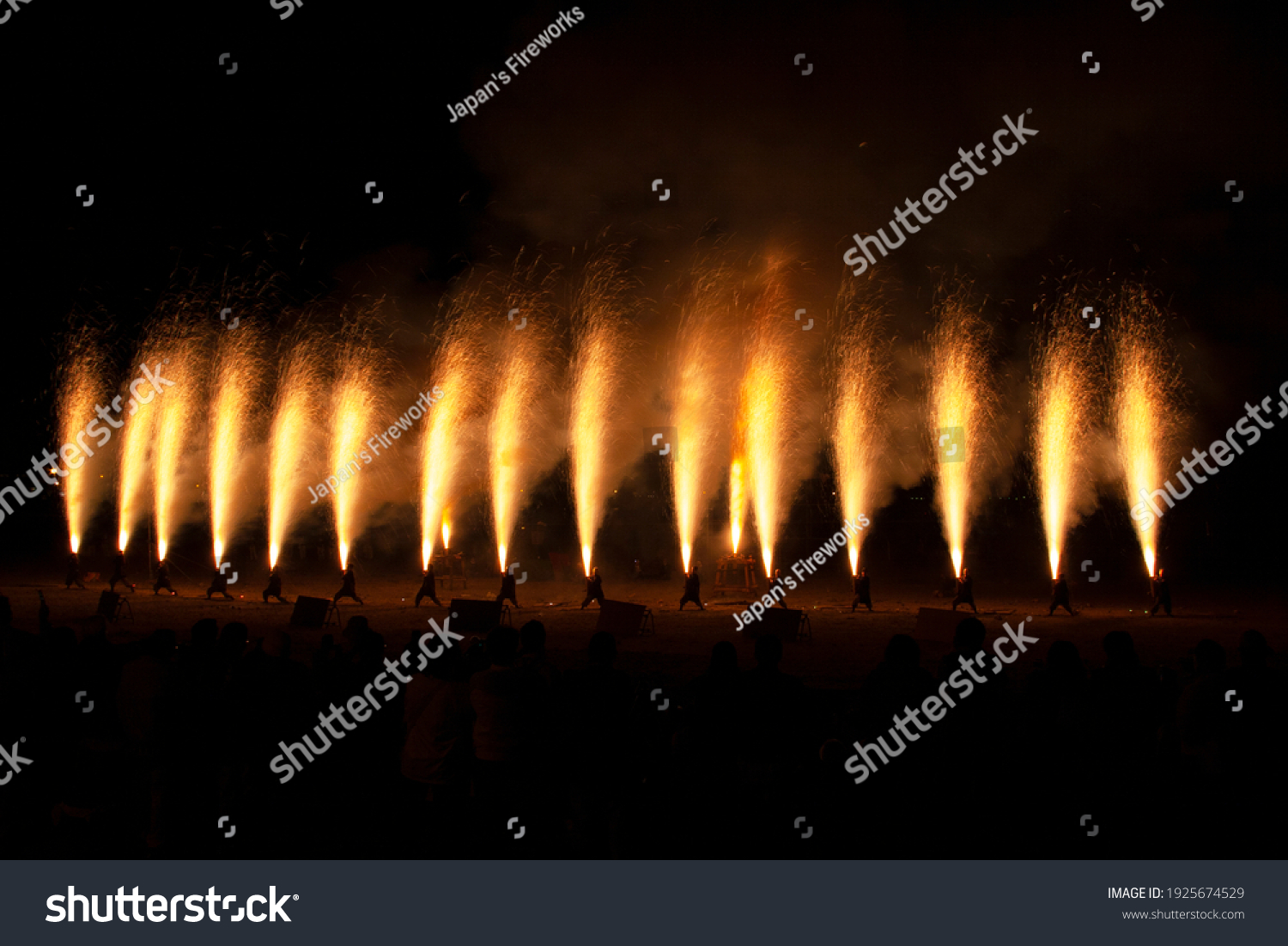 手持ち花火日本人images Stock Photos Vectors Shutterstock