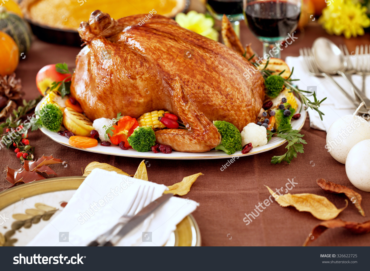 Thanksgiving Turkey Dinner Stock Photo 326622725 : Shutterstock