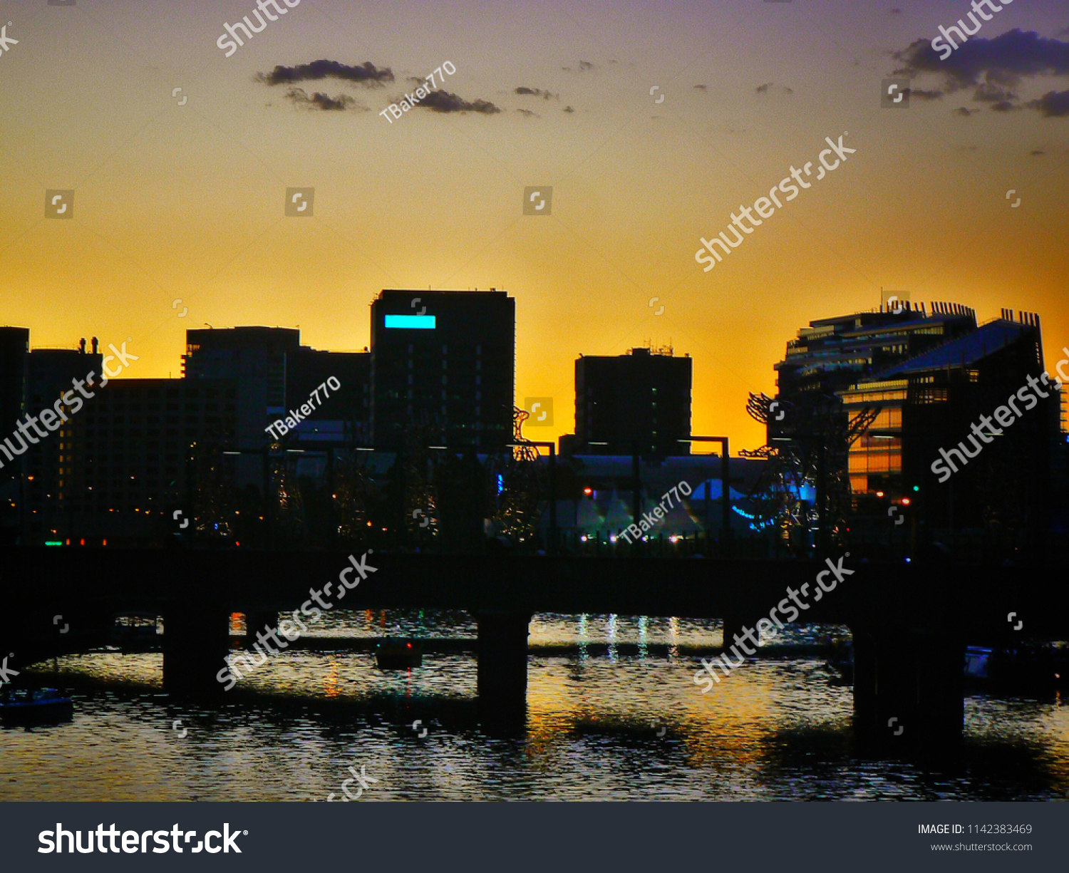 Banks Yarra River Melbourne End Hot Stock Photo Edit Now 1142383469