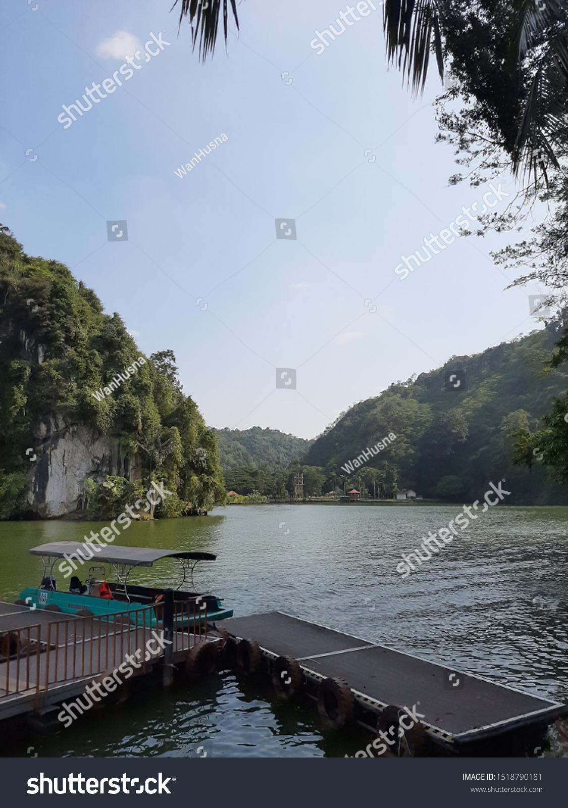 Beautiful Lake Scenery Taman Rekreasi Gunung Stock Photo Edit Now 1518790181