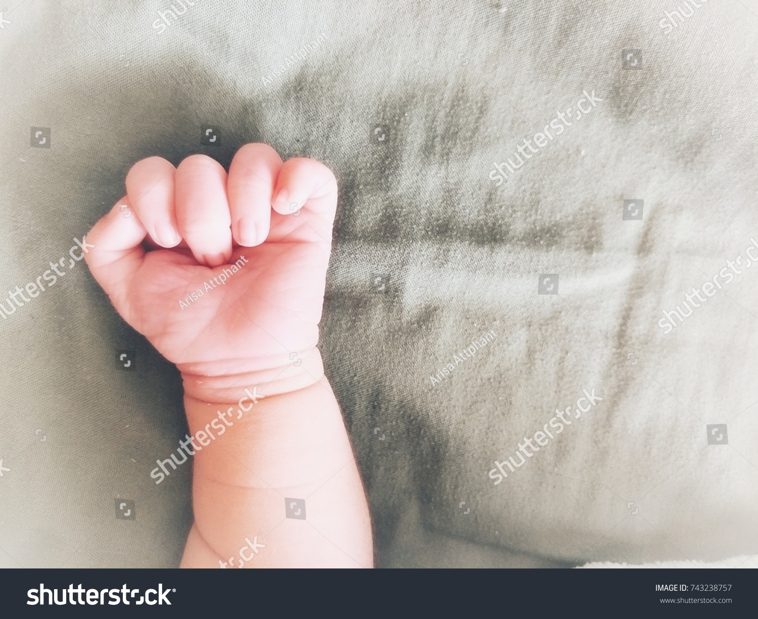 What does the childs hand dream about What does the childs hand dream about