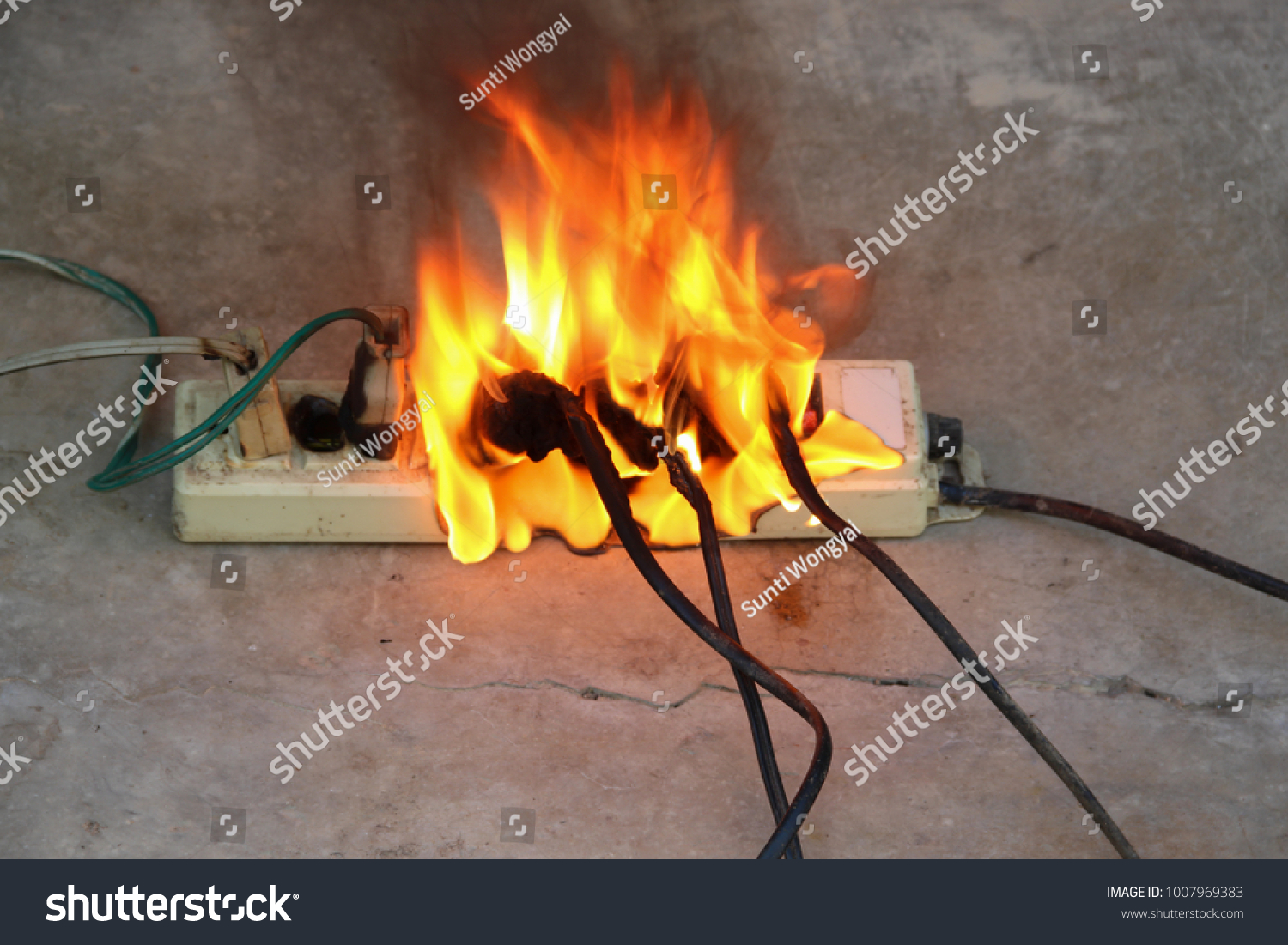 106-935-electric-fires-images-stock-photos-vectors-shutterstock