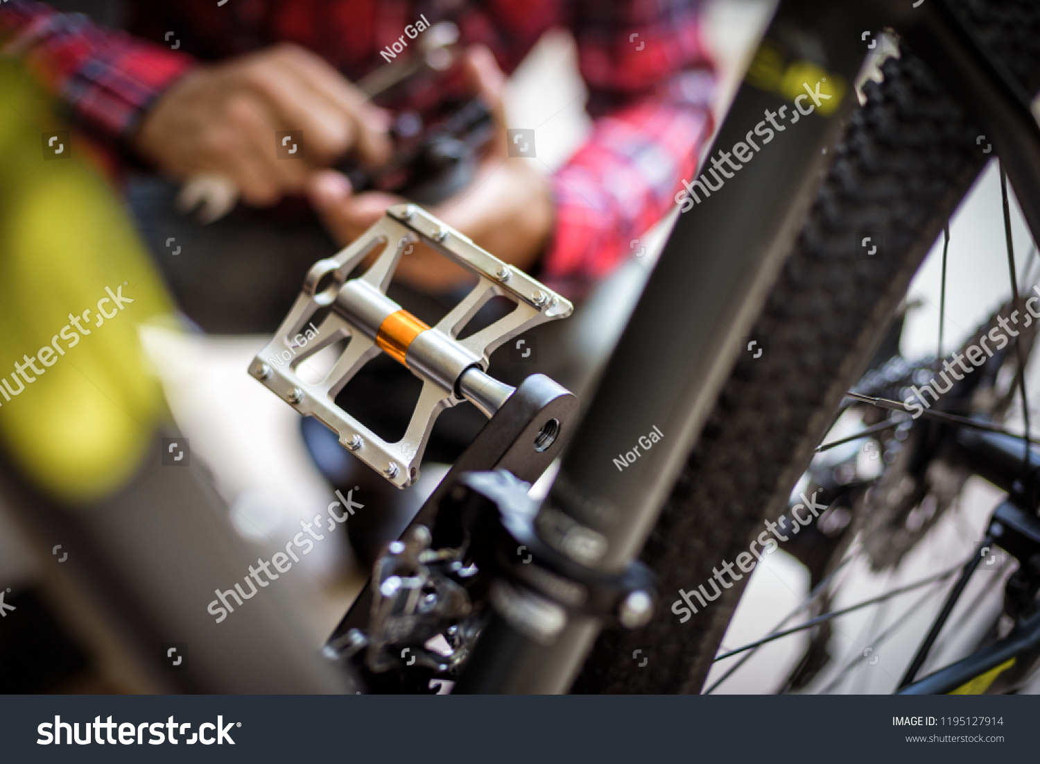 switching bike pedals