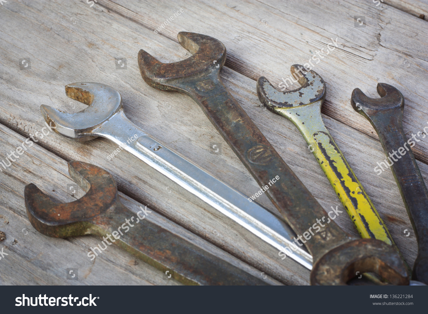 The Old Spanner On Wood Background Stock Photo 136221284 : Shutterstock