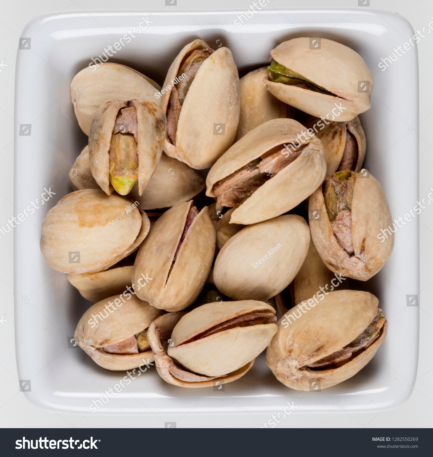 pistachio nut family