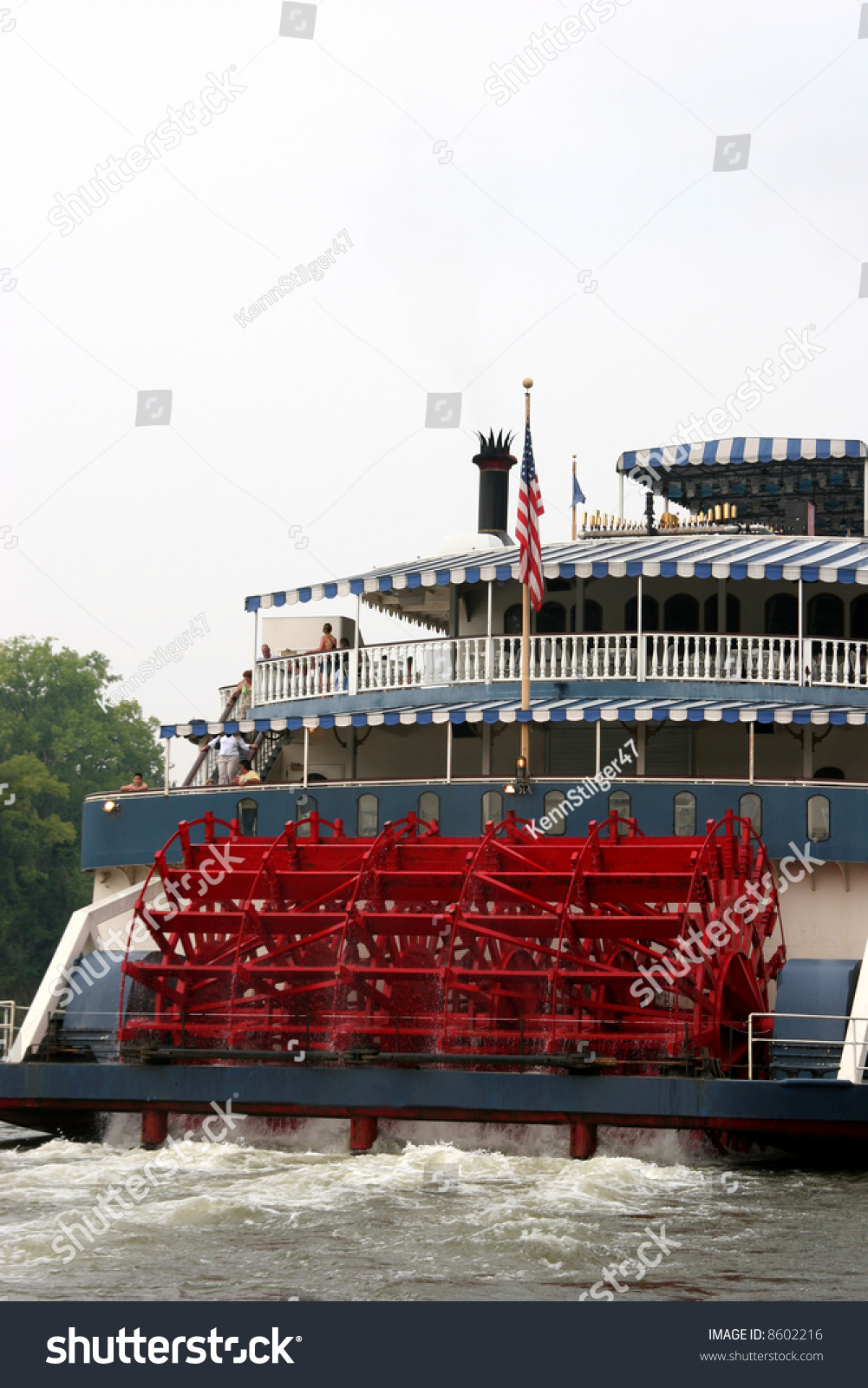 riverboats paddlewheel