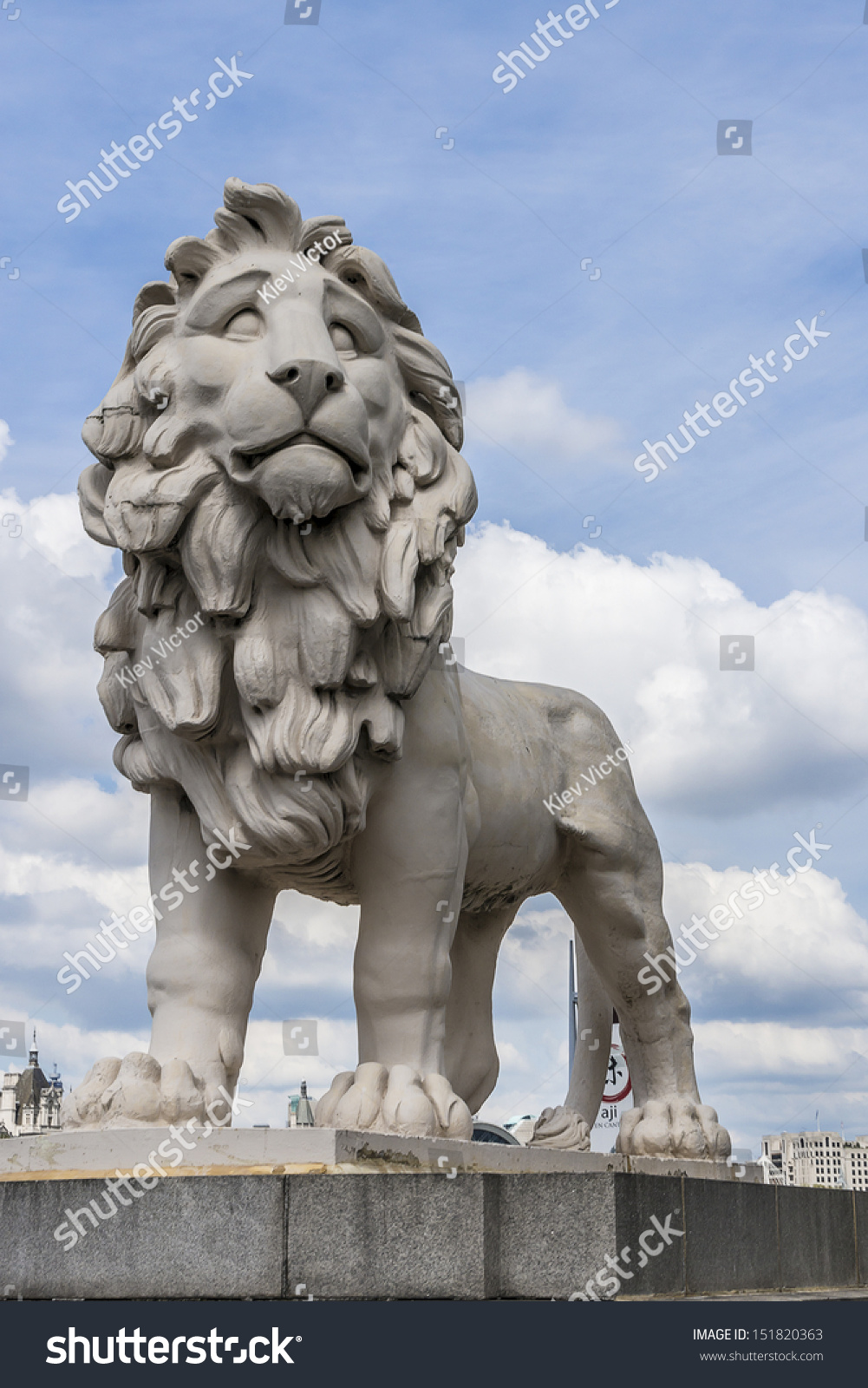 South Bank Lion Statue End Westminster Stock Photo Edit Now