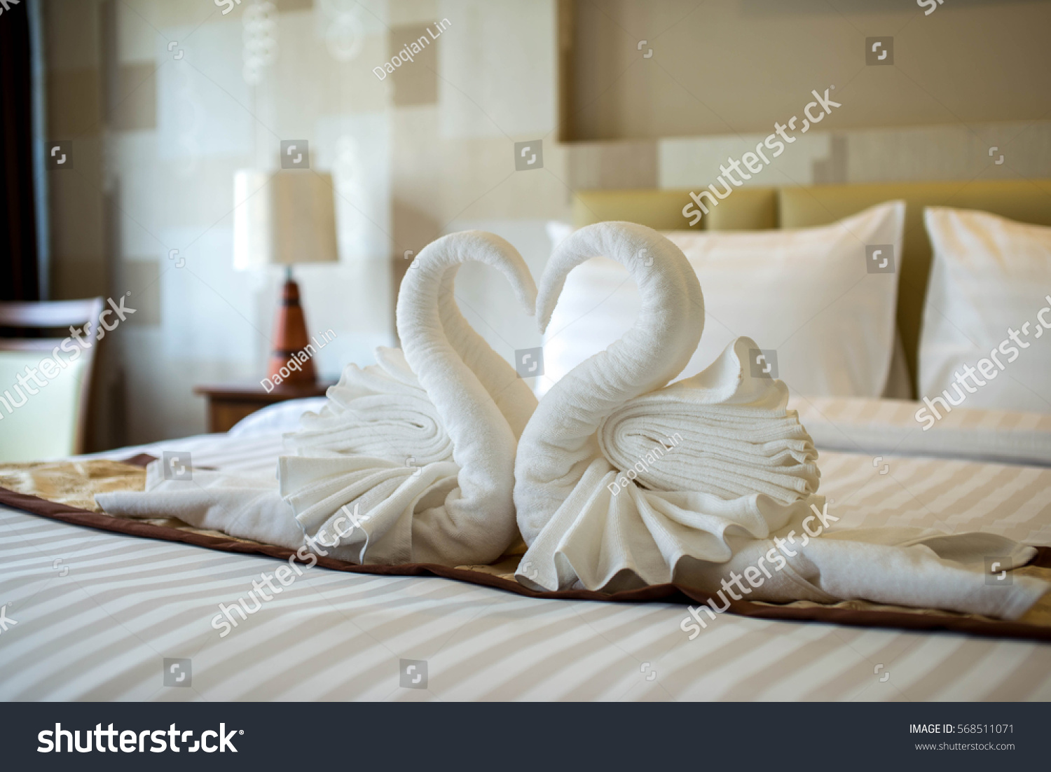 2,676 Towel swan Images, Stock Photos & Vectors | Shutterstock