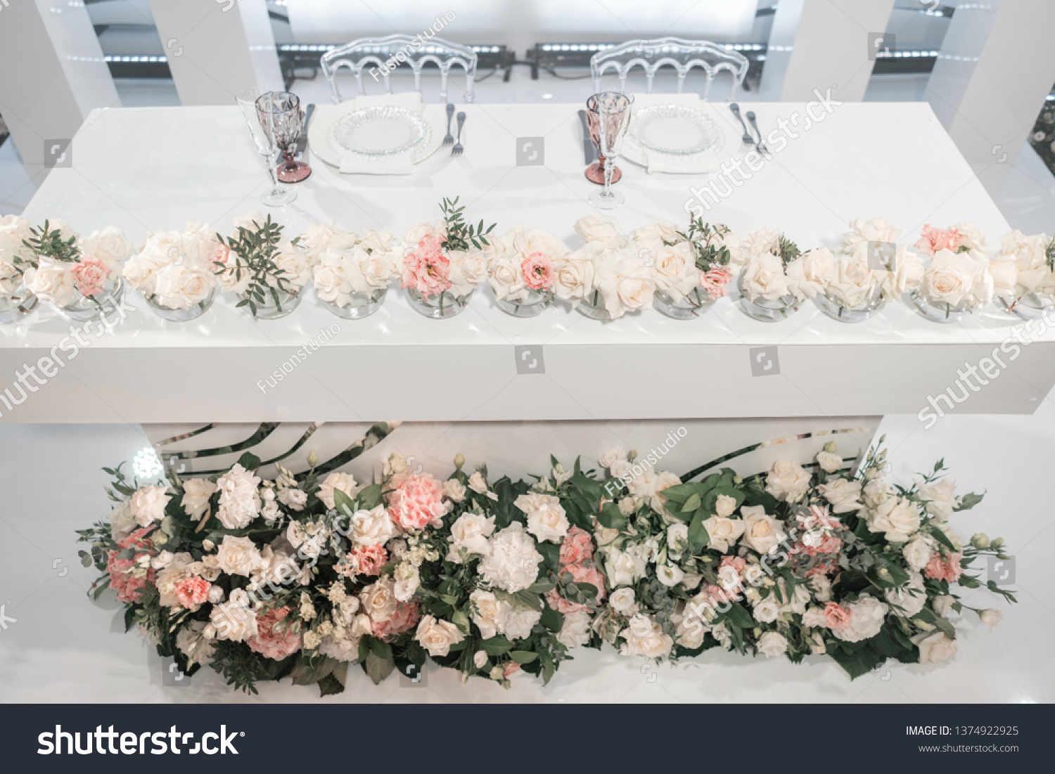 Table Newlyweds Small Flower Arrangements Ball Stock Photo Edit