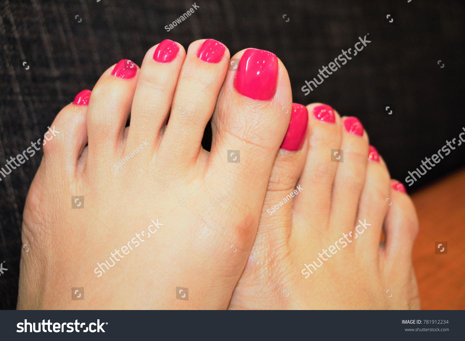 Pink toes pretty Unique Accessories