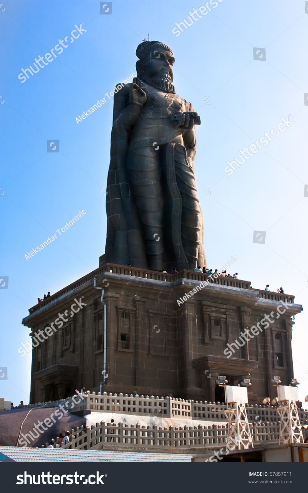 Thiruvalluvar Statue On Small Island Near Kanyakumar, Tamil Nadu, India ...