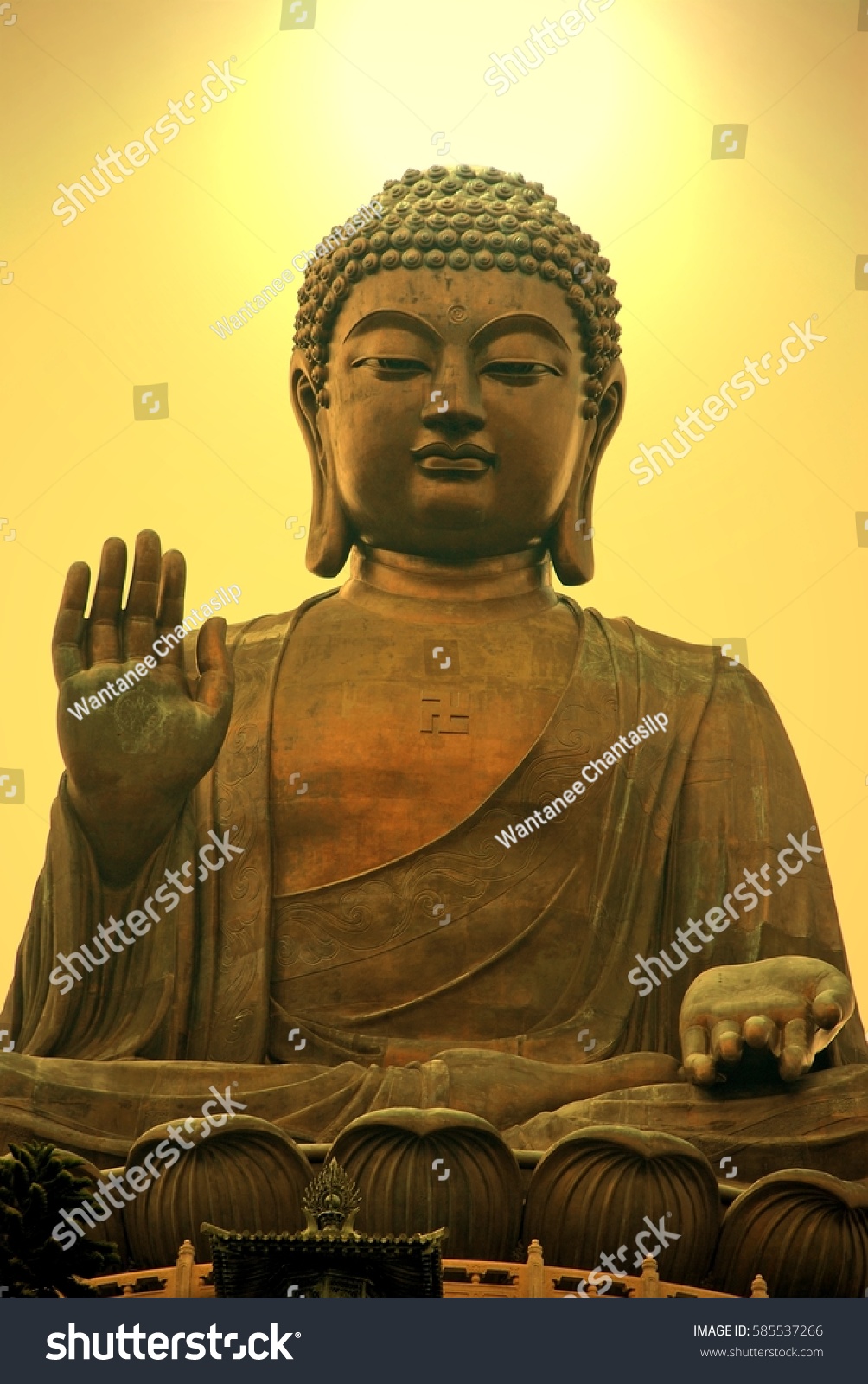 Tian Tan Buddha Giant Buddha Statue Stock Photo 585537266 | Shutterstock