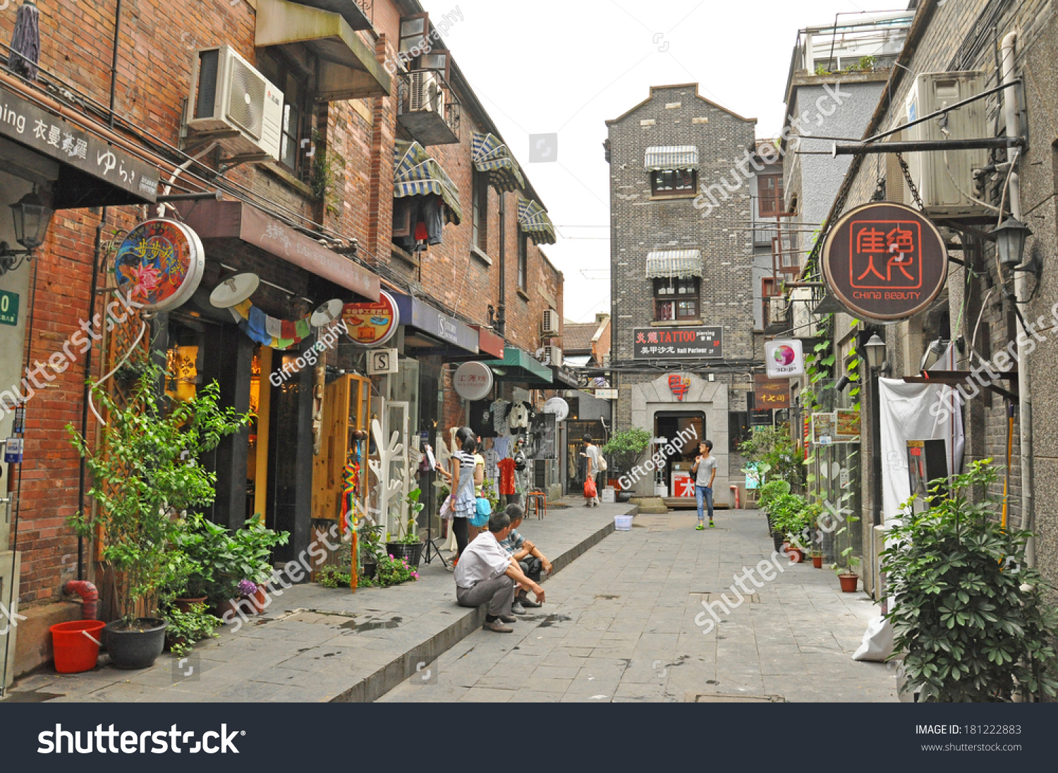 879 Shanghai french concession Images, Stock Photos & Vectors ...