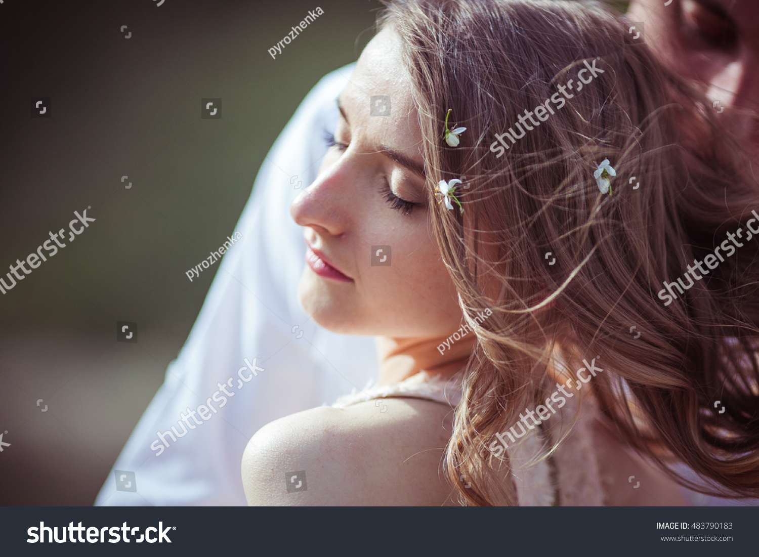 tiny white flowers for hair