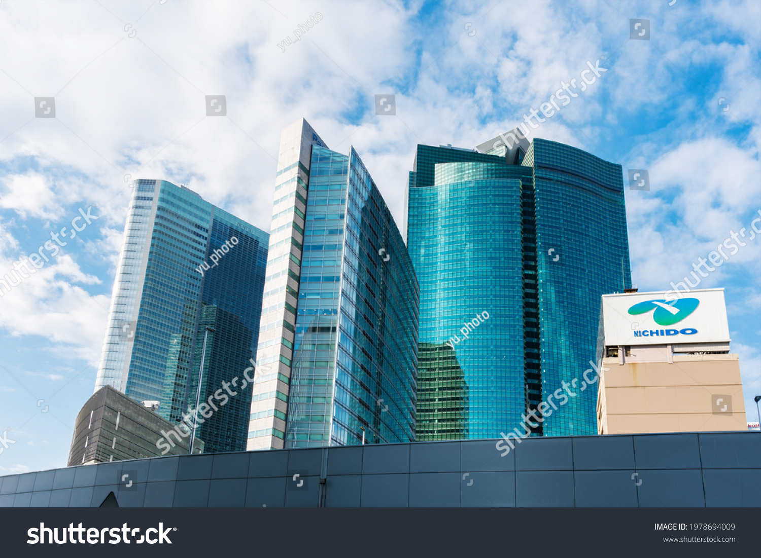 416 Shiodome City Center Images, Stock Photos & Vectors 