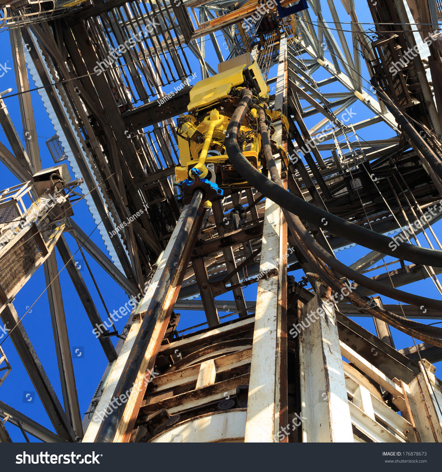 Top Drive System (Tds) Spinning For Oil Drilling Rig Stock Photo ...