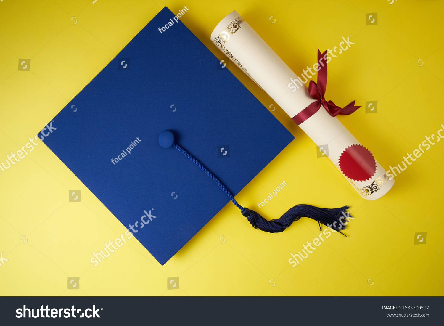 Top View Graduation Mortarboard Diploma On Foto Stock 1683300592