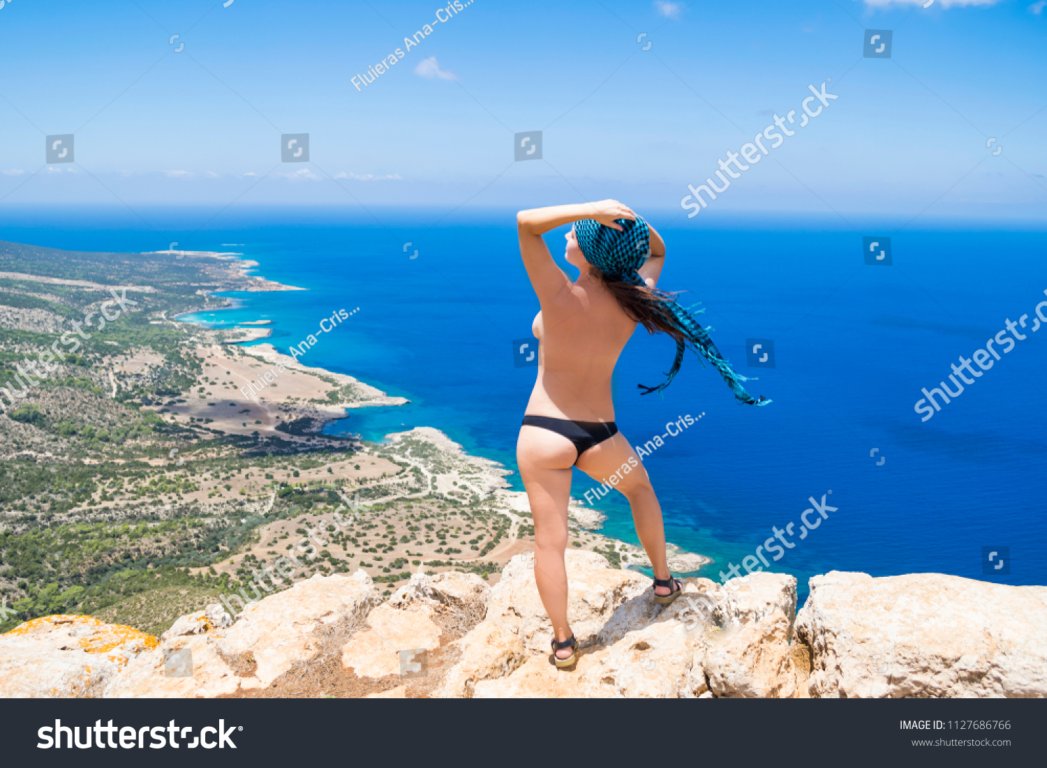 Topless Girl On Top Mountain Cyprus の写真素材 今すぐ編集