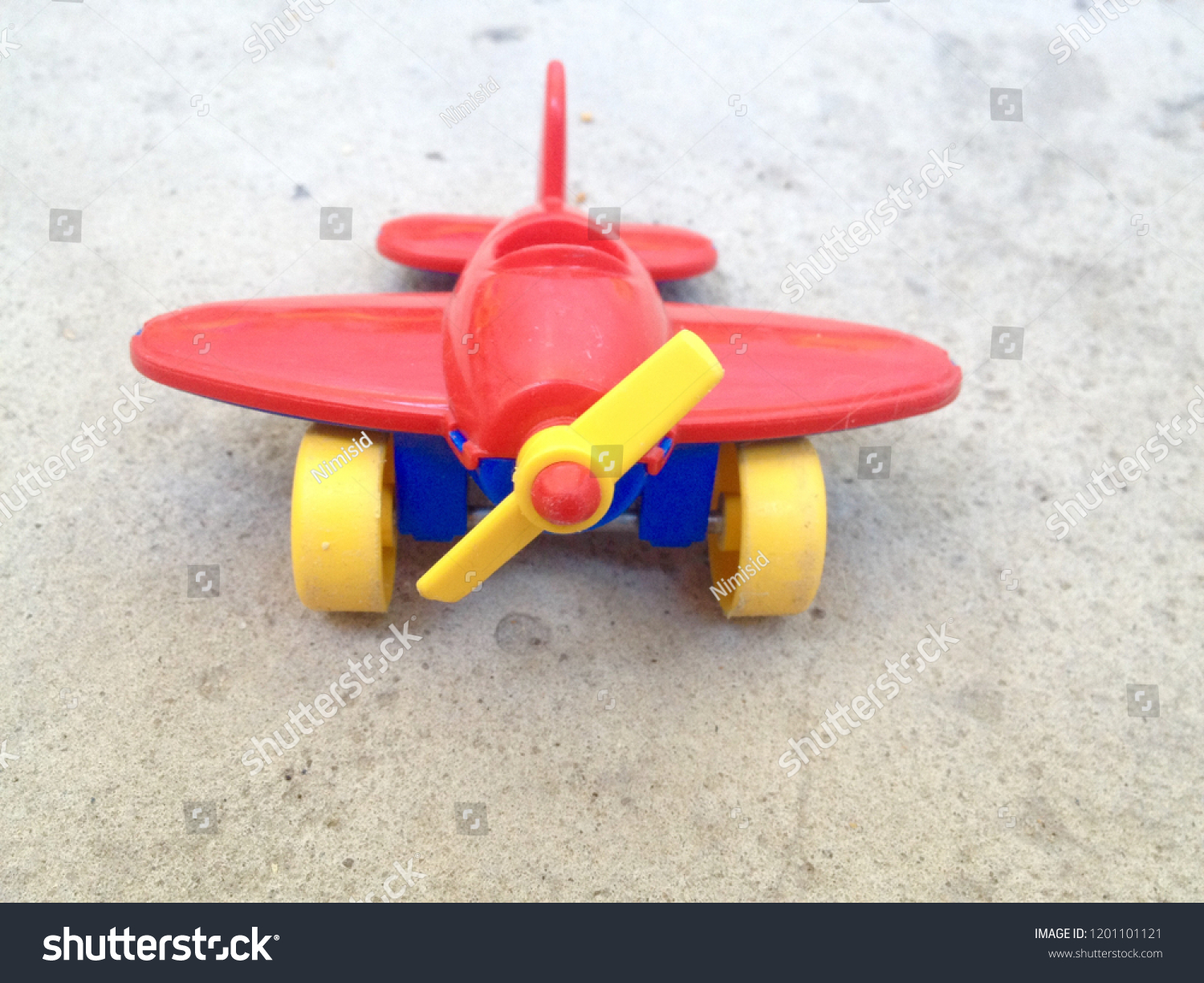 yellow aeroplane toy