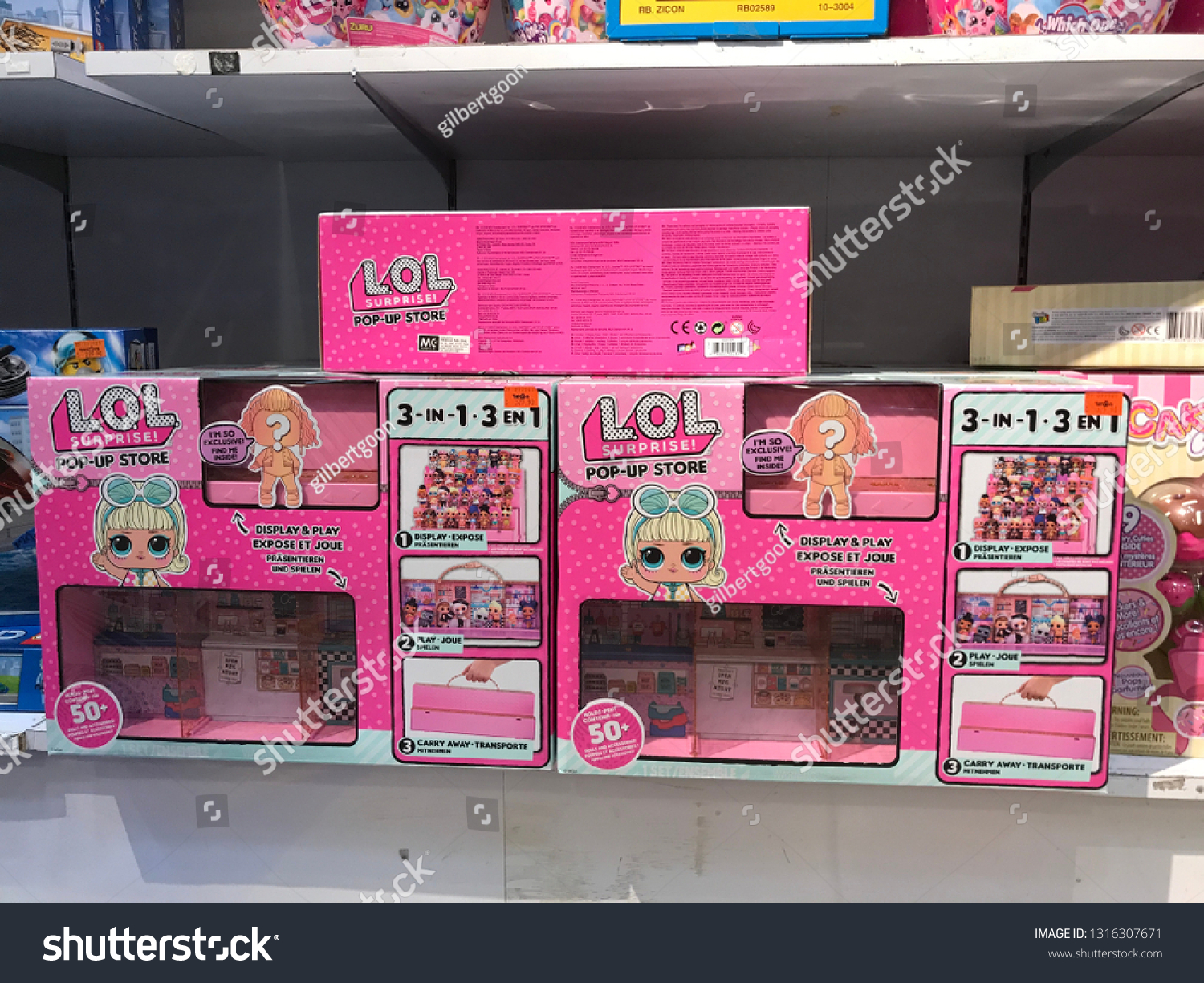 lol pop up store toys r us