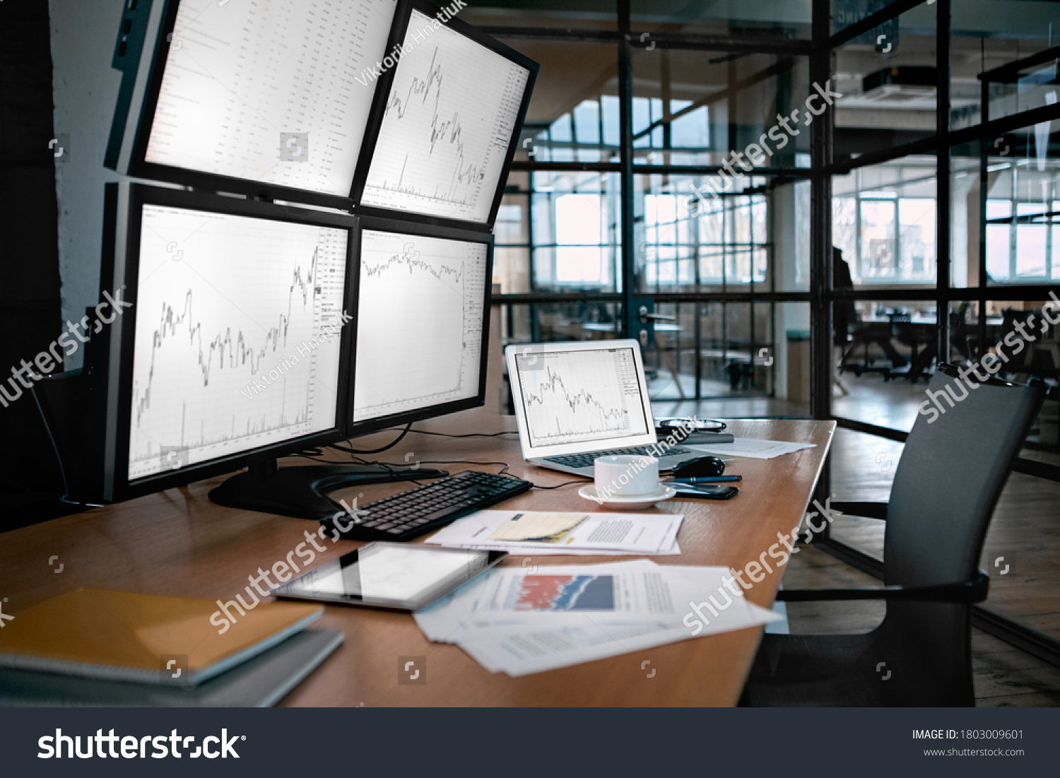 95,852 Trading desk Images, Stock Photos & Vectors | Shutterstock