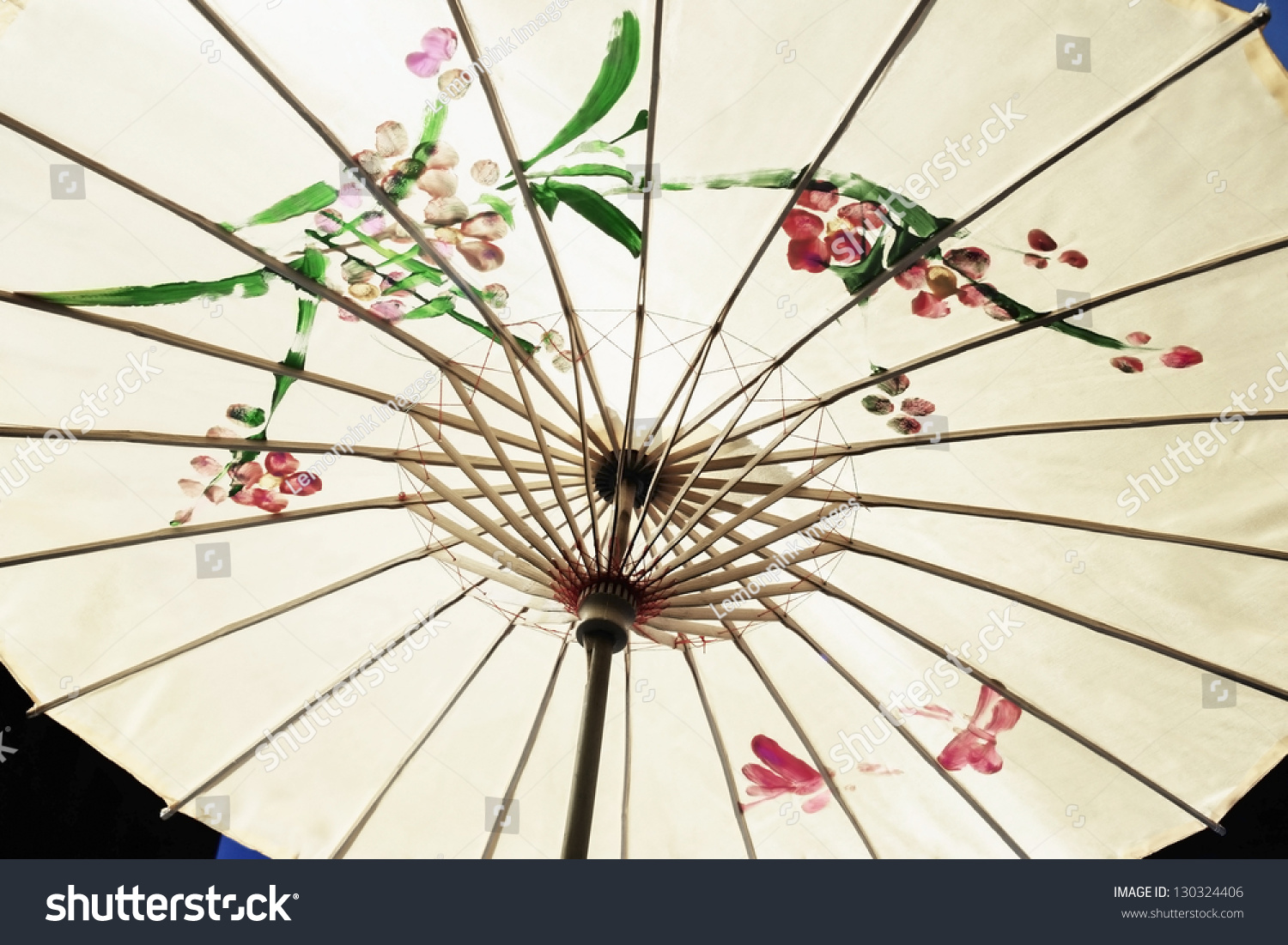 Traditional Chinese Umbrella Stock Photo 130324406 - Shutterstock