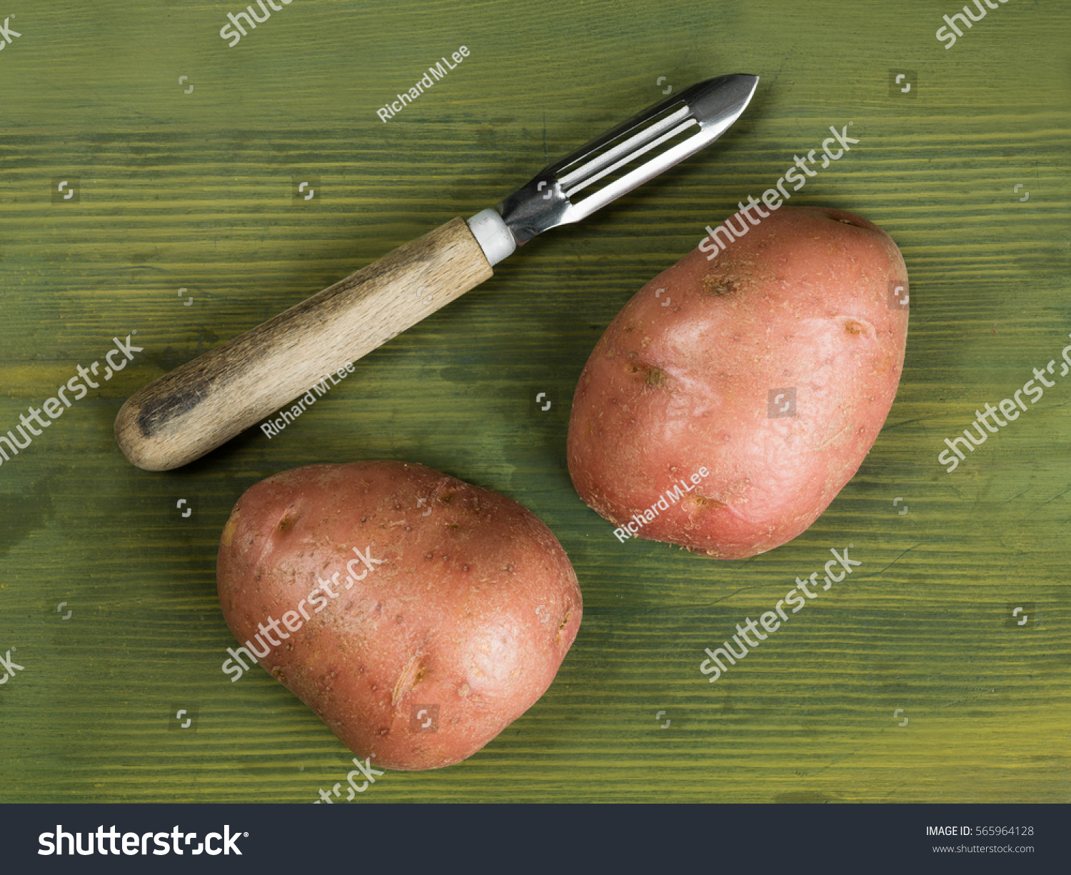 traditional potato peeler
