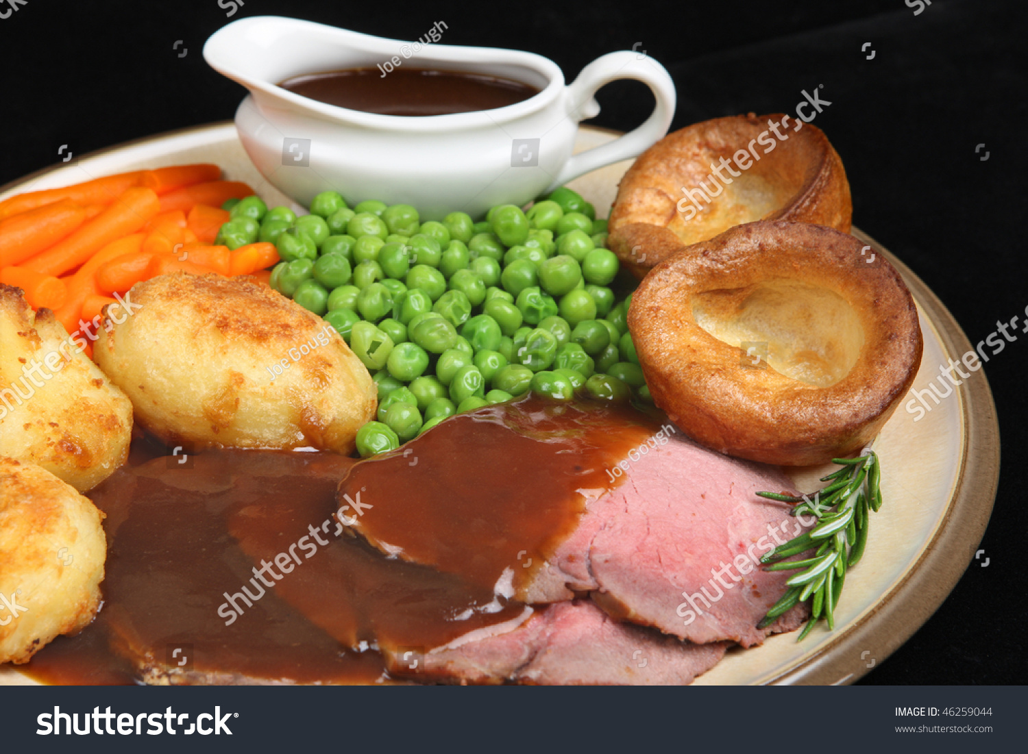 Traditional Roast Beef Dinner Stock Photo 46259044 - Shutterstock