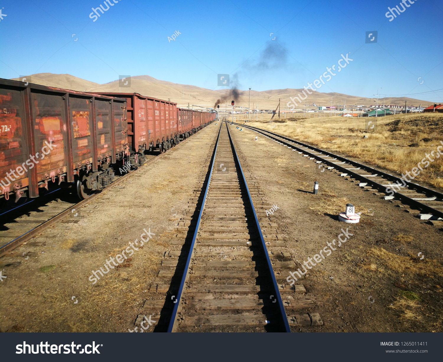 Suchen Sie Nach Train Track Trans Siberian Train Mongolia Stockbildern In Hd Und Millionen Weiteren Lizenzfreien Stockfotos Illustrationen Und Vektorgrafiken In Der Shutterstock Kollektion Jeden Tag Werden Tausende Neue Hochwertige Bilder Hinzugefugt