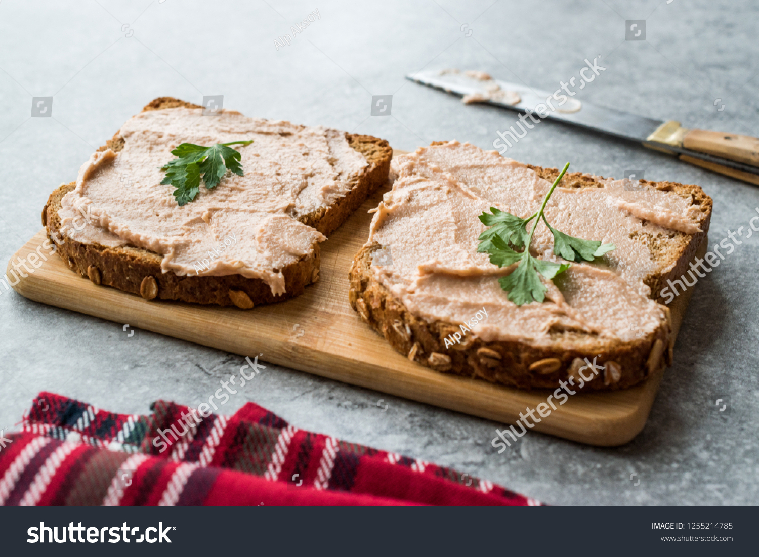 Tuna Cream Paste Toast Bread On Photo De Stock Modifiable