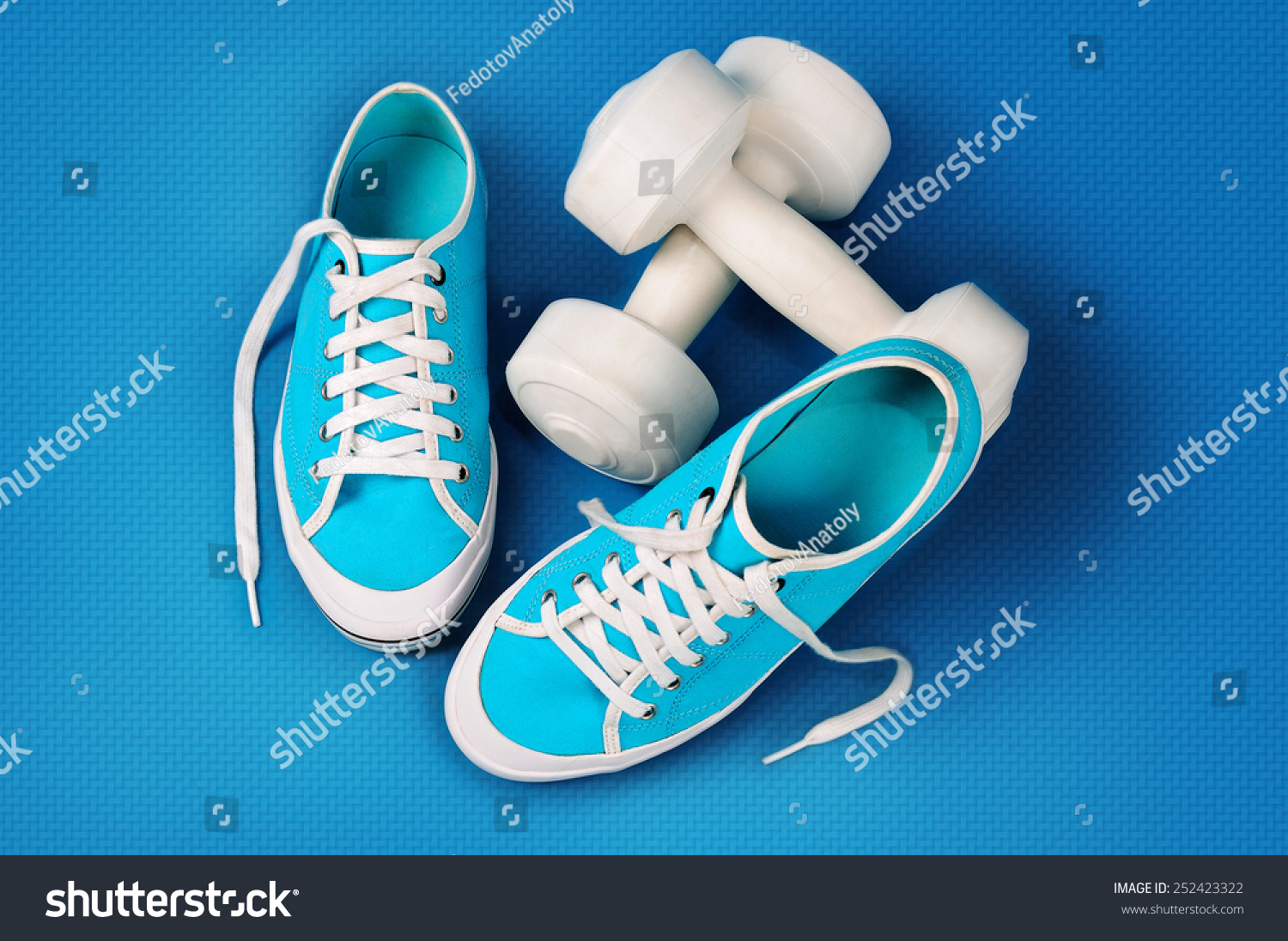 turquoise gym shoes