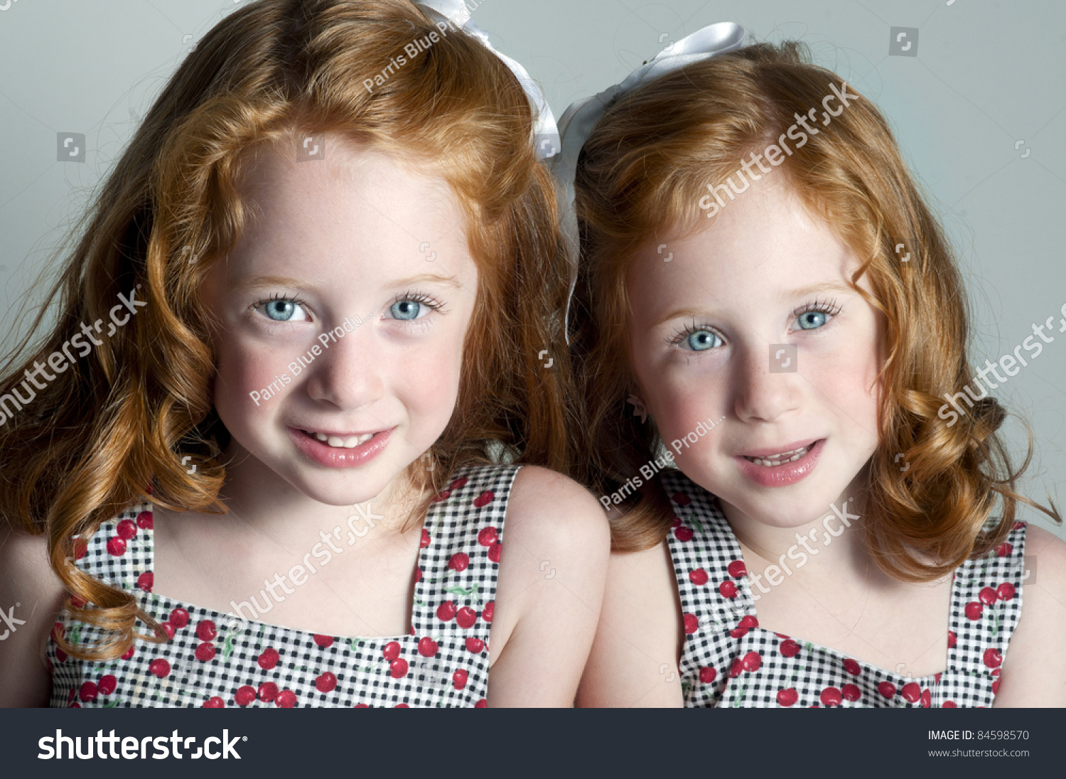 Twin Little Girls With Red Hair And Blue Eyes Stock Photo 84598570 ...